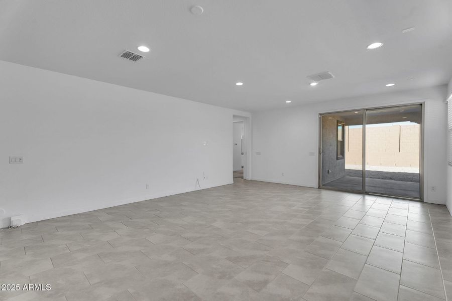 7-web-or-mls-Flower-6