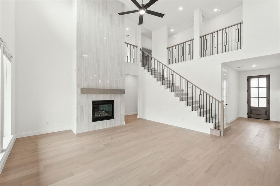 Spacious, unfurnished interior of a new home in Painted Tree, McKinney (Image 35).