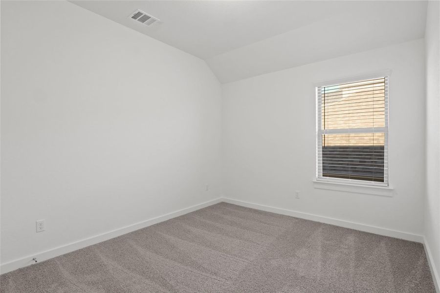 Spacious, unfurnished interior of a new home in Lakeside at Tessera, Lago Vista (Image 13).