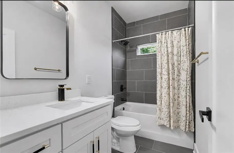 Furnished interior view inside a new home in , Atlanta (Image 16).