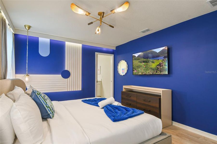 Furnished interior view inside a new home in Windsor Cay Resort, Clermont (Image 10).