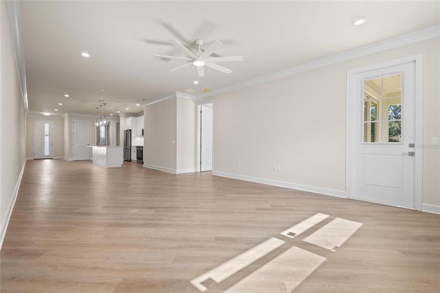 Spacious, unfurnished interior of a new home in , Tarpon Springs (Image 19).