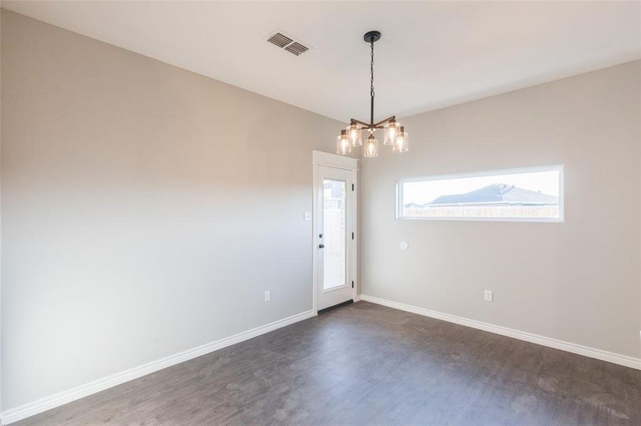 Spacious, unfurnished interior of a new home in , Abilene (Image 16).
