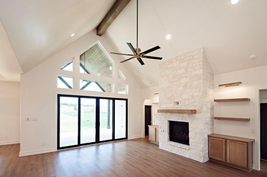 Spacious, unfurnished interior of a new home in , Salado (Image 20). Spacious, unfurnished interior of a new home in , Salado (Image 20).