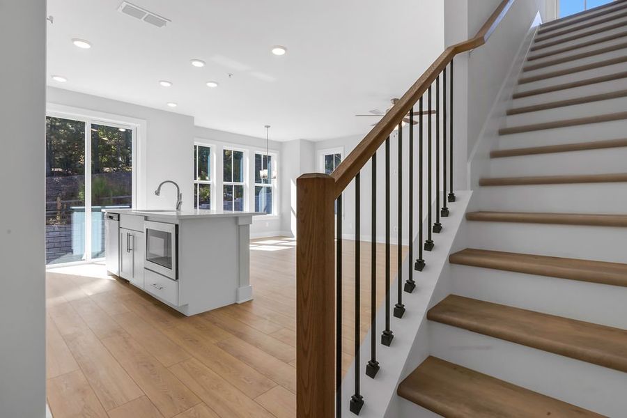 Spacious, unfurnished interior of a new home in Echo Park, Suwanee (Image 17).