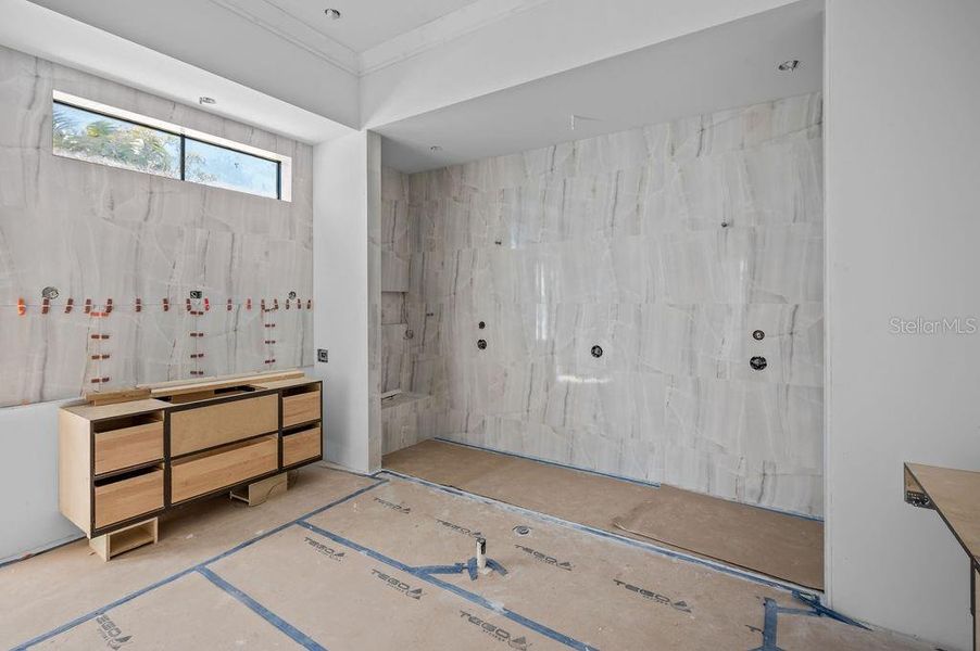 Primary En-Suite Bathroom