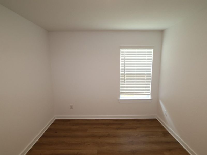 Spacious, unfurnished interior of a new home in Ambrose, La Marque (Image 15).