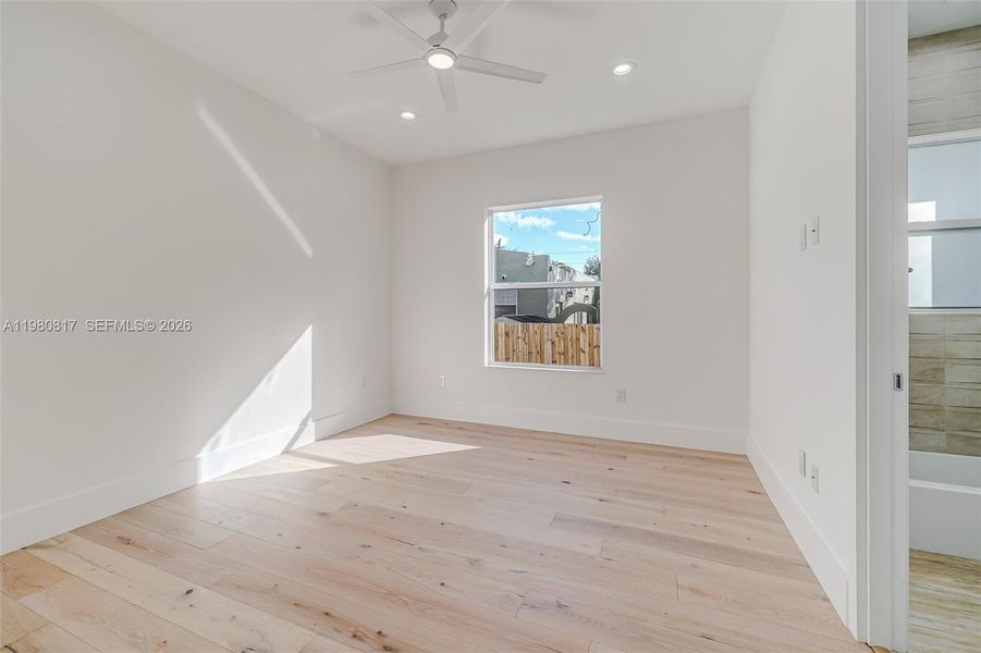 Spacious, unfurnished interior of a new home in , Biscayne Park (Image 22).