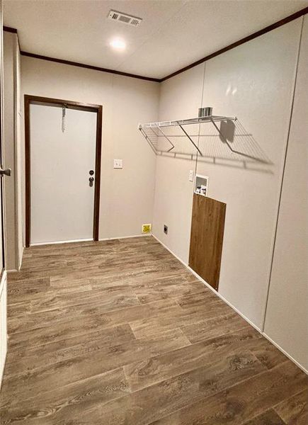 Spacious, unfurnished interior of a new home in , Quinlan (Image 18).