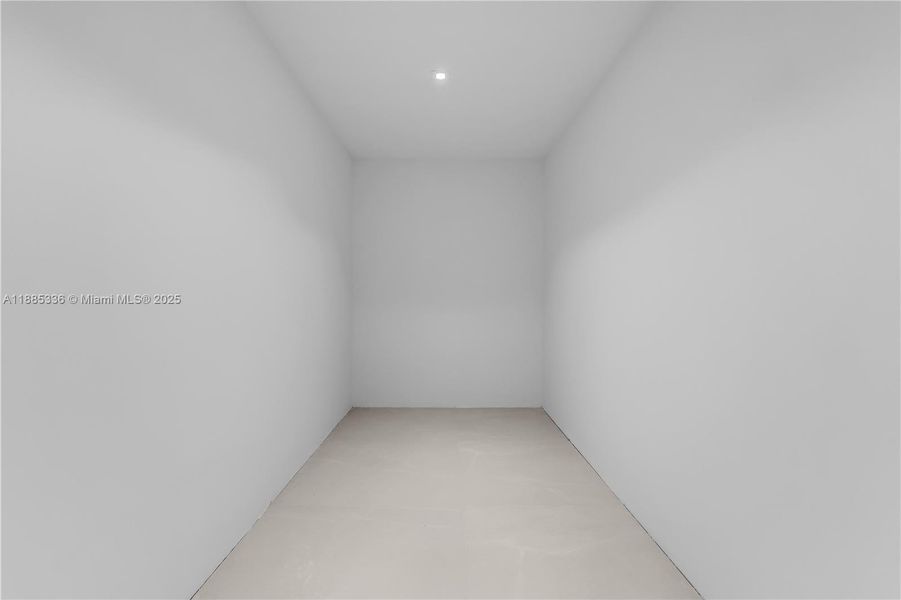 Spacious, unfurnished interior of a new home in , Miami Shores (Image 21).