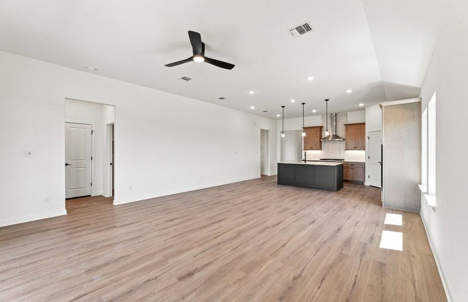 Representative unfurnished interior of a home built from the Elliott by Pulte Homes in West Cypress Hills, Spicewood (Image 28).