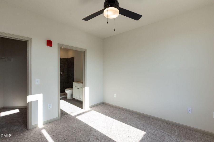 025-1920x1080-bedroom-2 025-1920x1080-bedroom-2