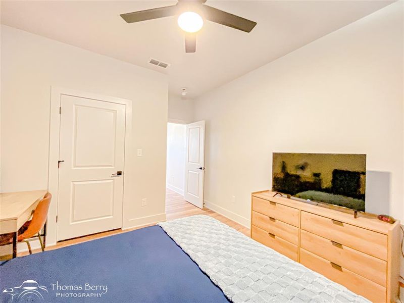 Furnished interior view inside a new home in , Abilene (Image 37).