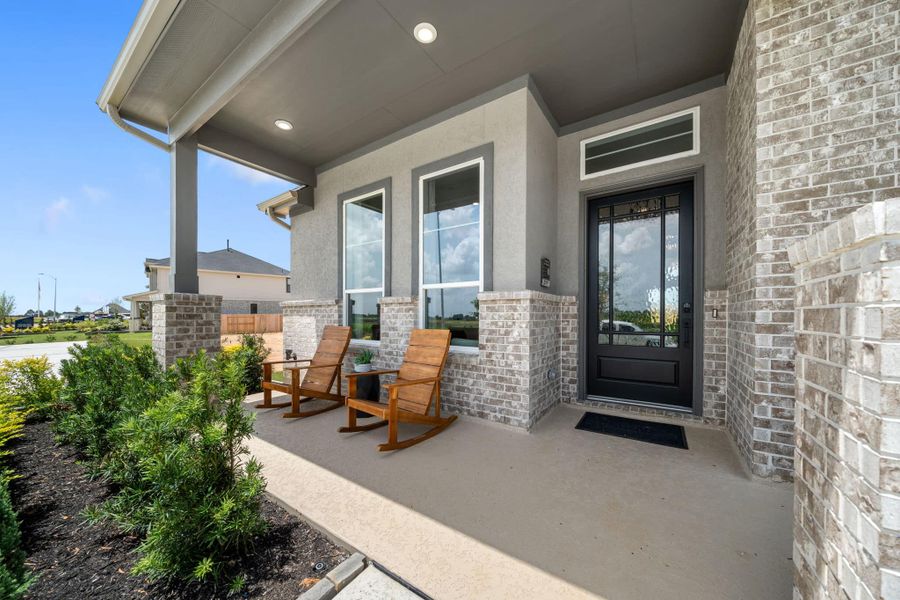 Representative exterior details of a home built from the Brentwood – 65′ Lot by Chesmar Homes in Attwater, Waller (Image 3). Representative exterior details of a home built from the Brentwood – 65′ Lot by Chesmar Homes in Attwater, Waller (Image 3).