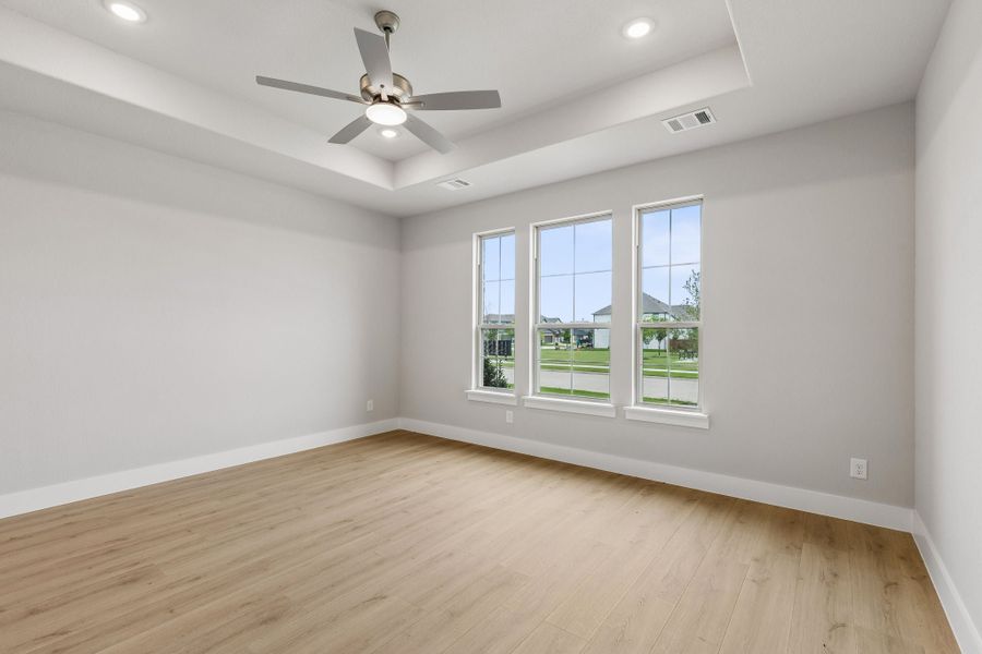 Spacious, unfurnished interior of a new home in Dove Hollow, Waxahachie (Image 28). Spacious, unfurnished interior of a new home in Dove Hollow, Waxahachie (Image 28).