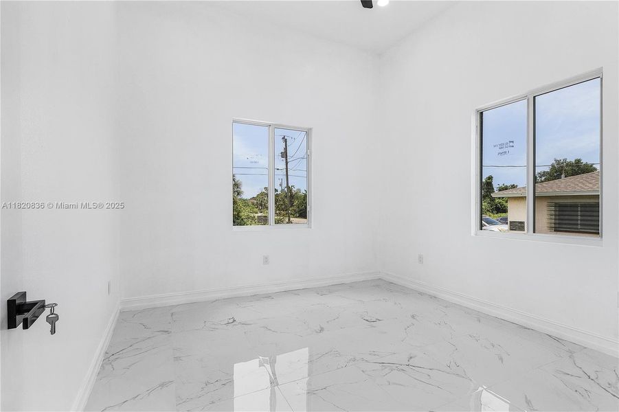 Spacious, unfurnished interior of a new home in , Lehigh Acres (Image 18).