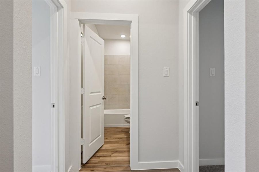 Spacious, unfurnished interior of a new home in Summerwood Estates, Red Oak (Image 36).
