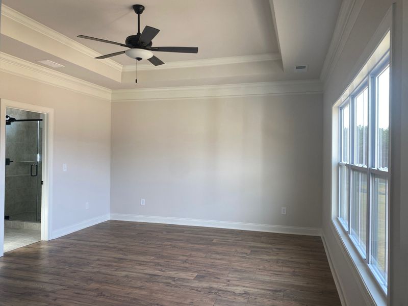 Spacious, unfurnished interior of a new home in Cherokee Knoll, Williamston (Image 5).