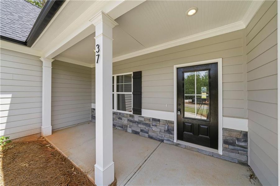 Exterior details and patio area of a home in Benson Estates, Dallas (Image 3).