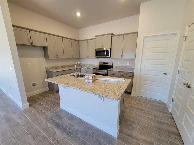 Furnished interior view inside a new home in Ocala Crossings South, Ocala (Image 9).
