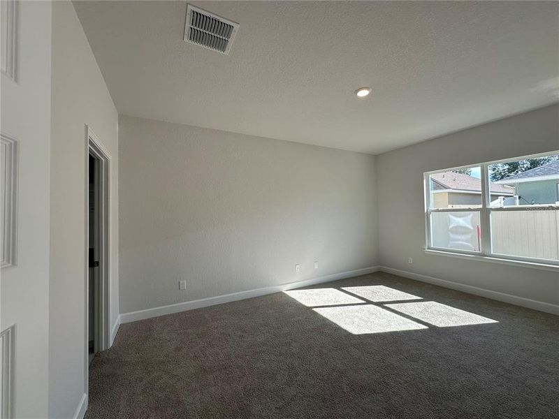 Spacious, unfurnished interior of a new home in , Ocala (Image 37).