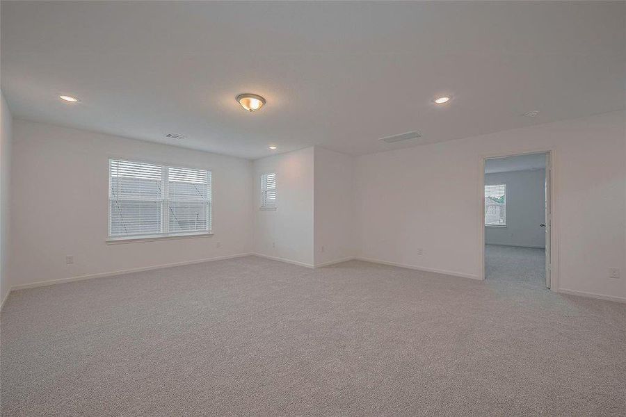 Spacious, unfurnished interior of a new home in , Dayton (Image 24).