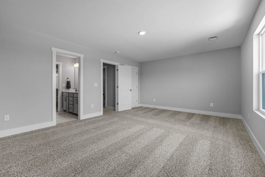 Representative unfurnished interior of a home built from the Porter by Horizon Construction and Development in The Village at Bonnie Oaks, Lebanon (Image 26). Representative unfurnished interior of a home built from the Porter by Horizon Construction and Development in The Village at Bonnie Oaks, Lebanon (Image 26).