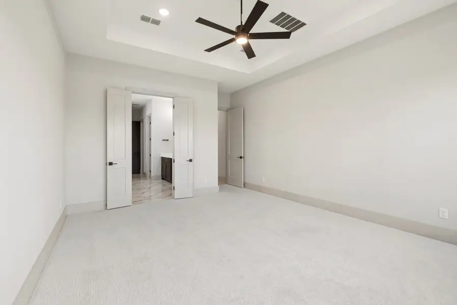 Representative unfurnished interior of a home built from the Westwood by Landon Homes in Dominion Estates, Frisco (Image 16).