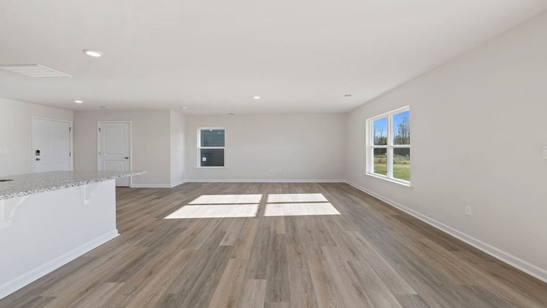 Spacious, unfurnished interior of a new home in Cloverdale Hills, Piedmont (Image 16).