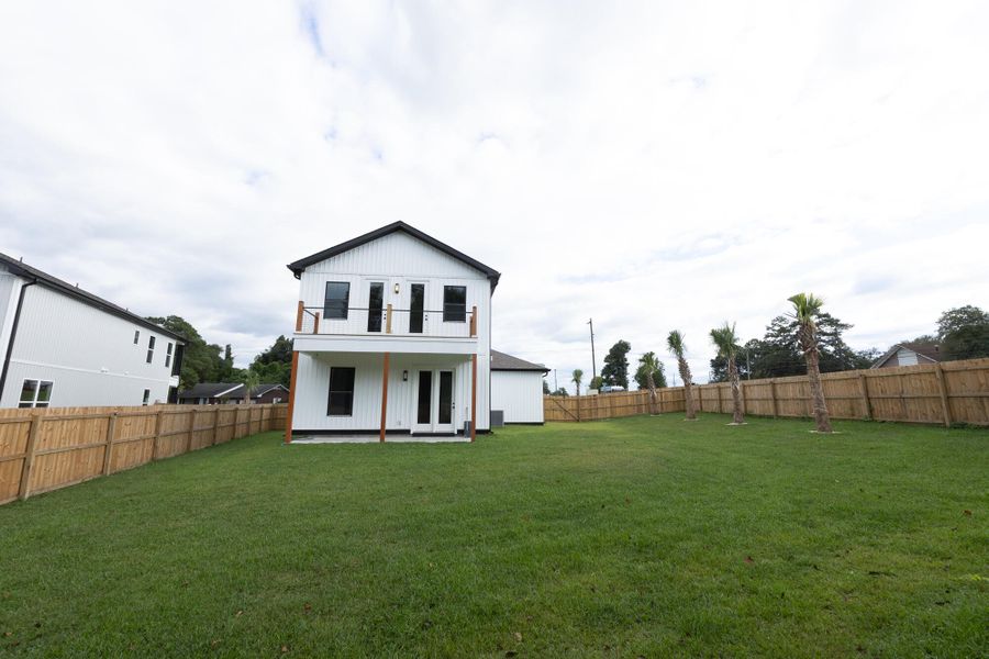 Exterior details and patio area of a home in , North Charleston (Image 39).