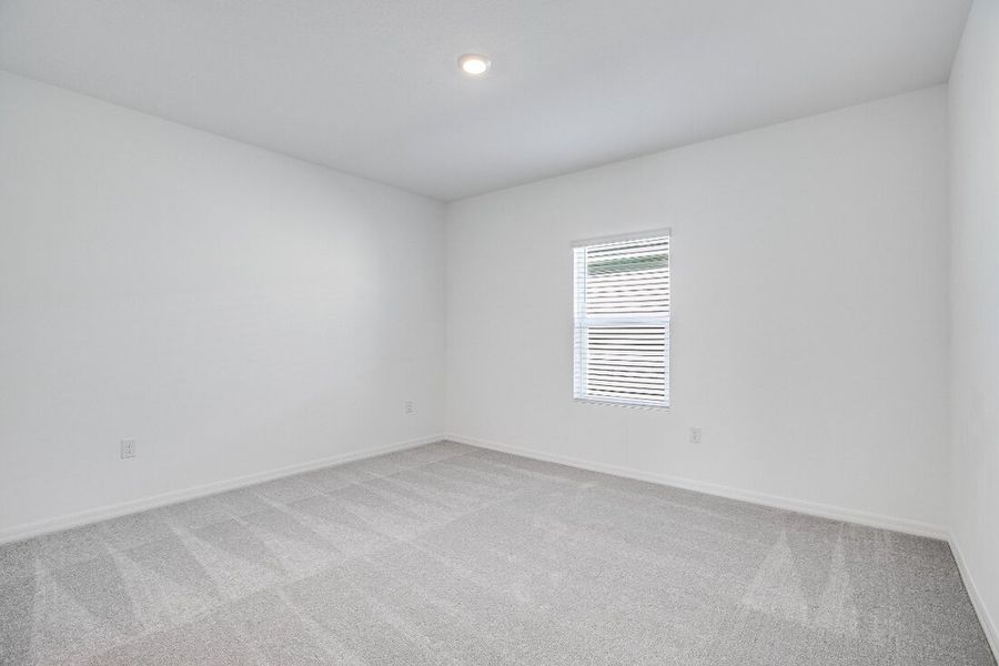 Spacious, unfurnished interior of a new home in Coopers Meadow, Jacksonville (Image 24).