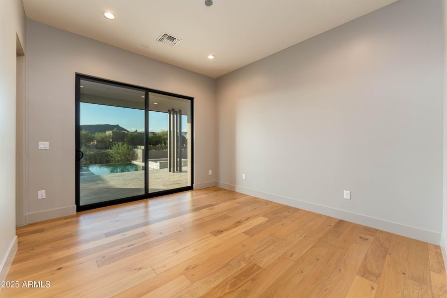 Office/guest room Office/guest room