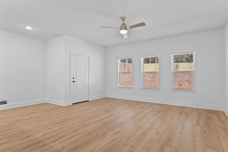 Spacious, unfurnished interior of a new home in , Tyler (Image 8).