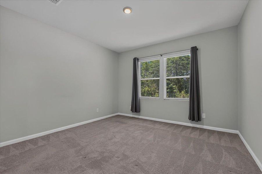 Spacious, unfurnished interior of a new home in , Summerville (Image 16).