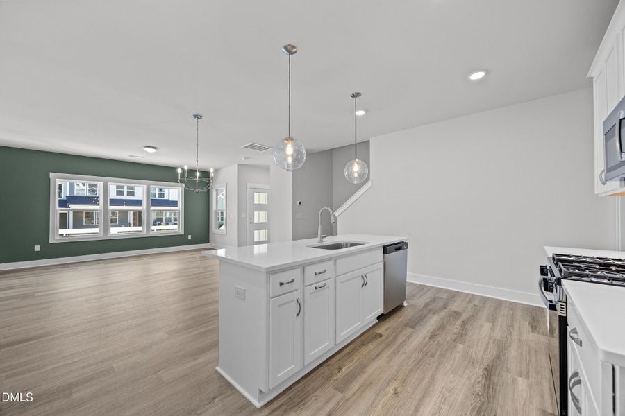 Kitchen - Classic White Button