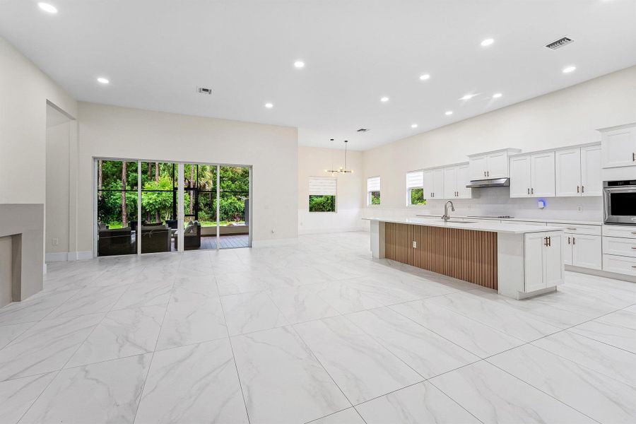 Image 27 of a home in . Image 27 of a home in .