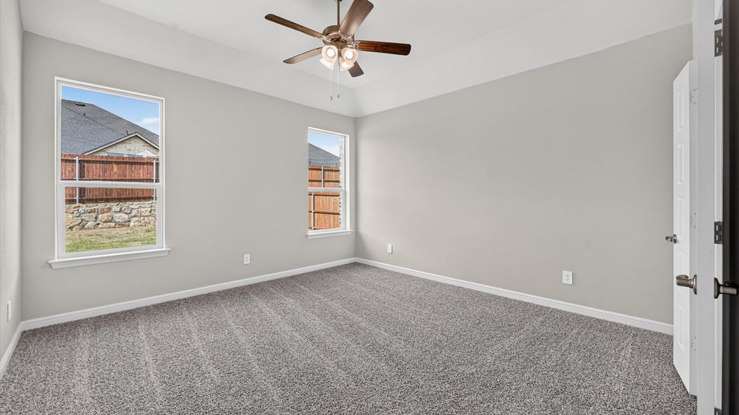 Representative unfurnished interior of a home built from the The Aspen by D.R. Horton in Lakeview Pointe, Midlothian (Image 18).
