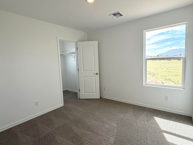 Spacious, unfurnished interior of a new home in South Ranch Southern Collection, Prescott (Image 8).