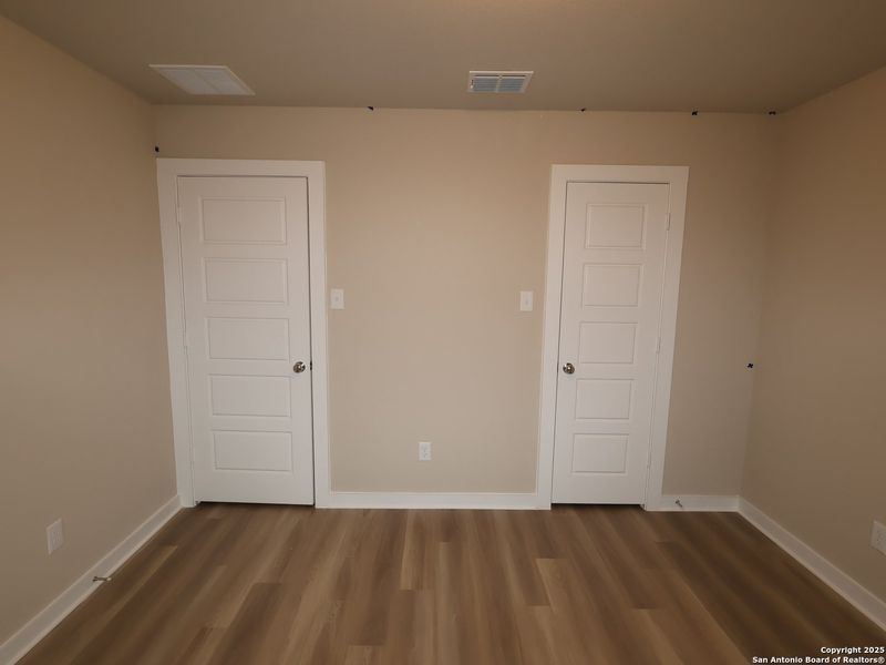 Spacious, unfurnished interior of a new home in Winding Brook, San Antonio (Image 18).