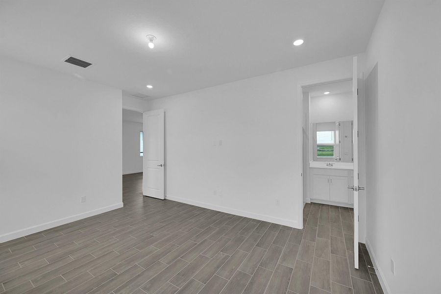 Spacious, unfurnished interior of a new home in Seagrove: The Indies, Fort Pierce (Image 17). Spacious, unfurnished interior of a new home in Seagrove: The Indies, Fort Pierce (Image 17).