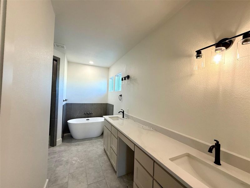 Furnished interior view inside a new home in , Salado (Image 4).