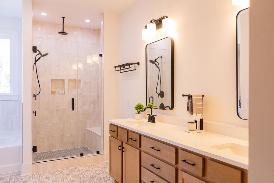 Furnished interior view inside a new home in , Ravenel (Image 8).