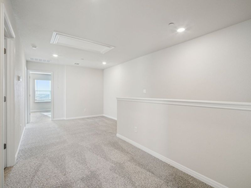 Spacious, unfurnished interior of a new home in Turner's Village, Buda (Image 9).