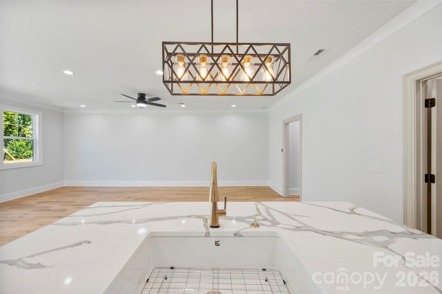 1329 Condon St, Charlotte, NC 28216