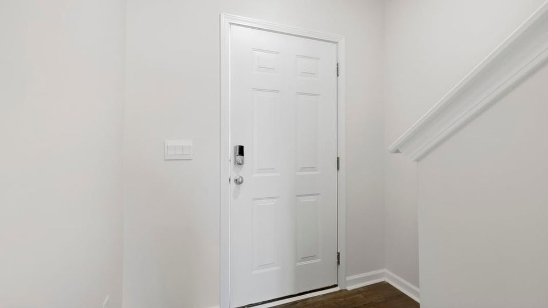 Spacious, unfurnished interior of a new home in Tanglewood Townes, Greenville (Image 18).