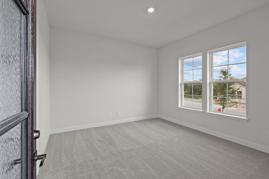 Representative unfurnished interior of a home built from the Monterrey by Beazer Homes in Cibolo Crossing, Universal City (Image 10).