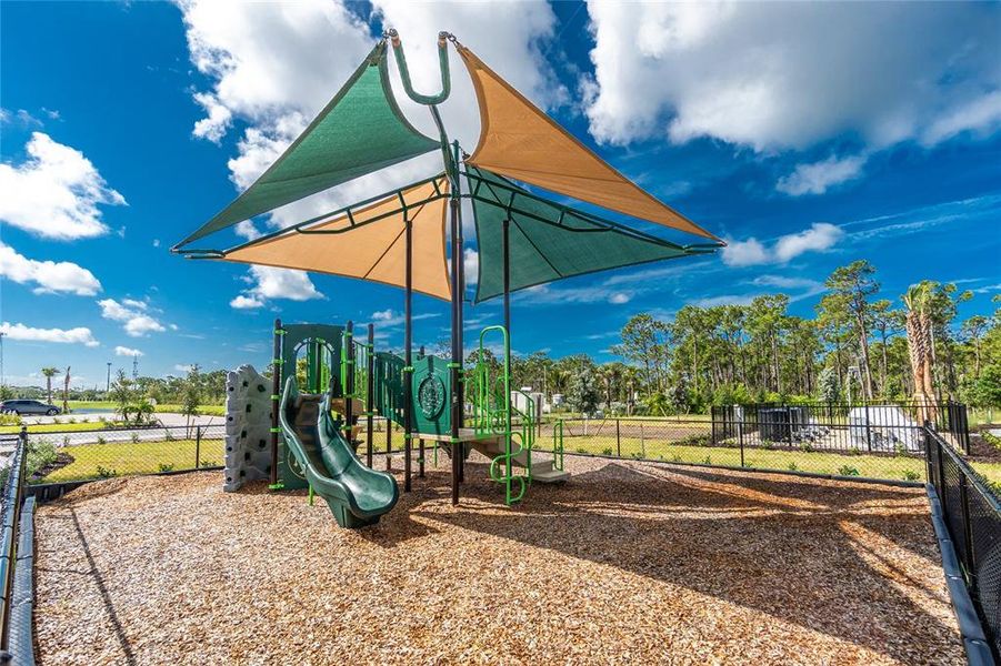 Community amenities in , Englewood (Image 55).