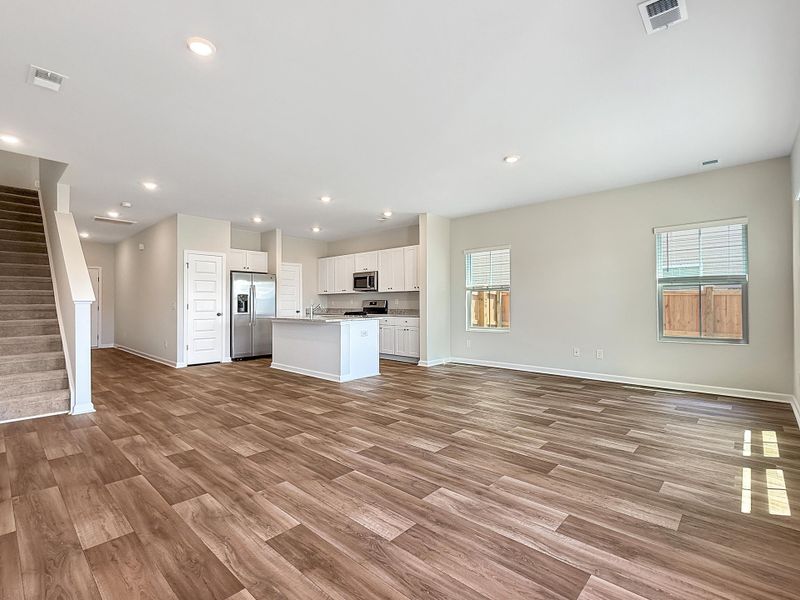 Spacious, unfurnished interior of a new home in , Summerville (Image 18).