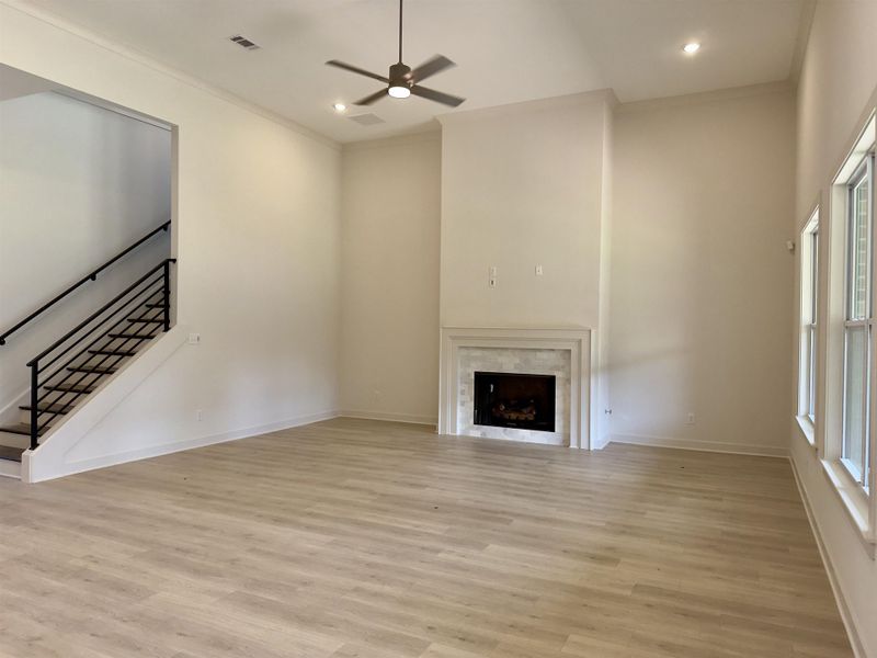 Spacious, unfurnished interior of a new home in White Oak, Arlington (Image 14).