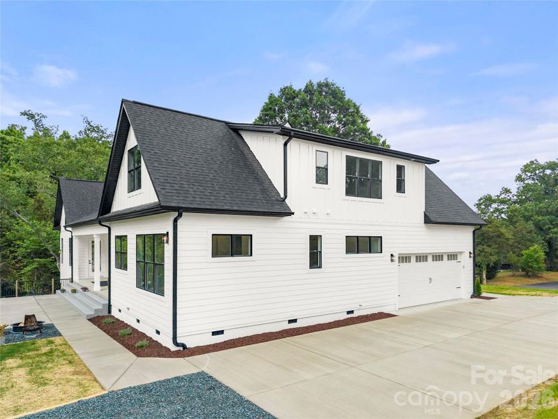 Image 46 of a home in .
